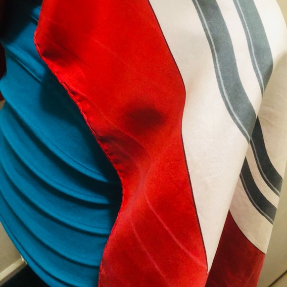 Hermès Scarf. 100% silk. ‘Brides de Gala'. By Hugo Grygkar. Made in France. Silk - Picture 12 of 16